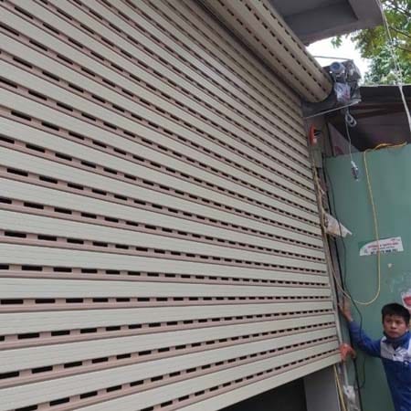 sửa lưu điện cửa cuốn không tích điện