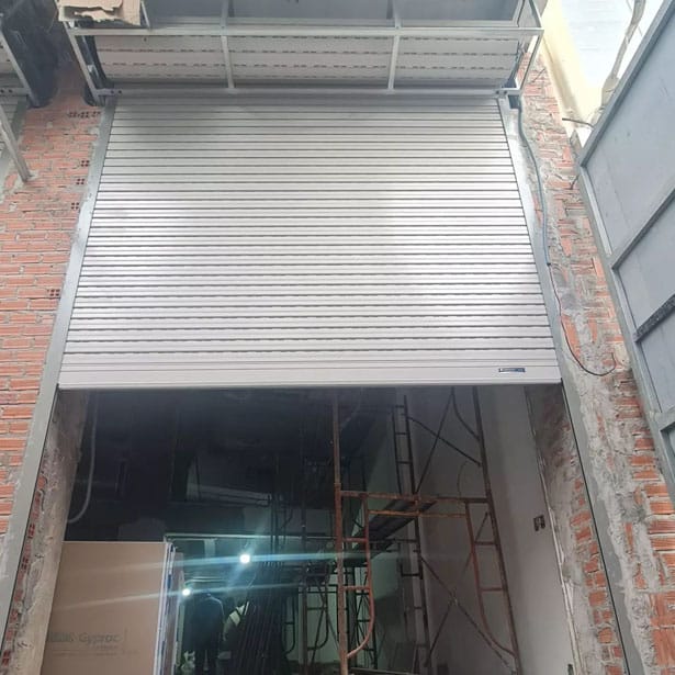 tháo dỡ lắp đặt cửa cuốn