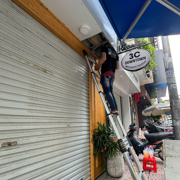 thợ sửa cửa cuốn
