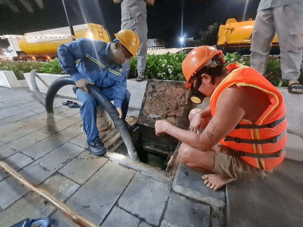 dịch vụ hút bể phốt 24/24