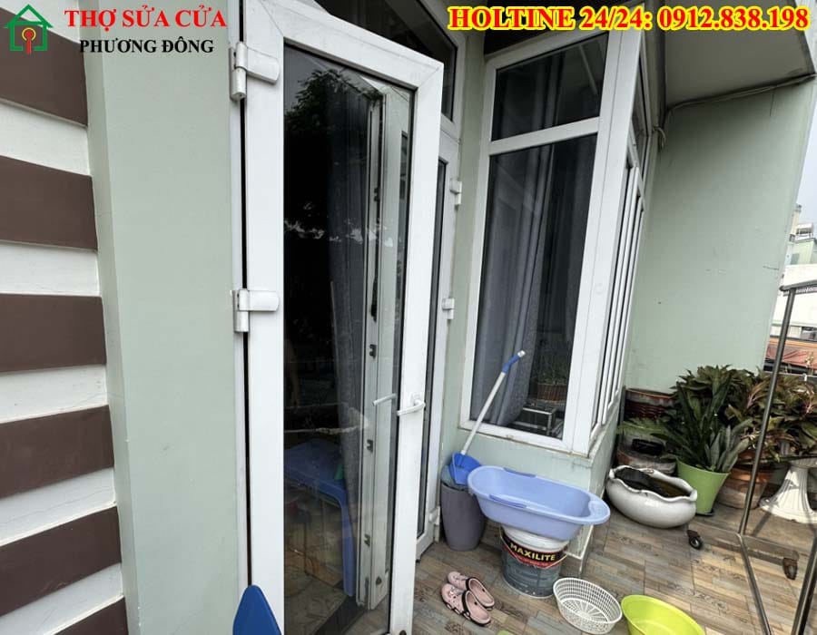 thợ sửa cửa nhựa lõi thép