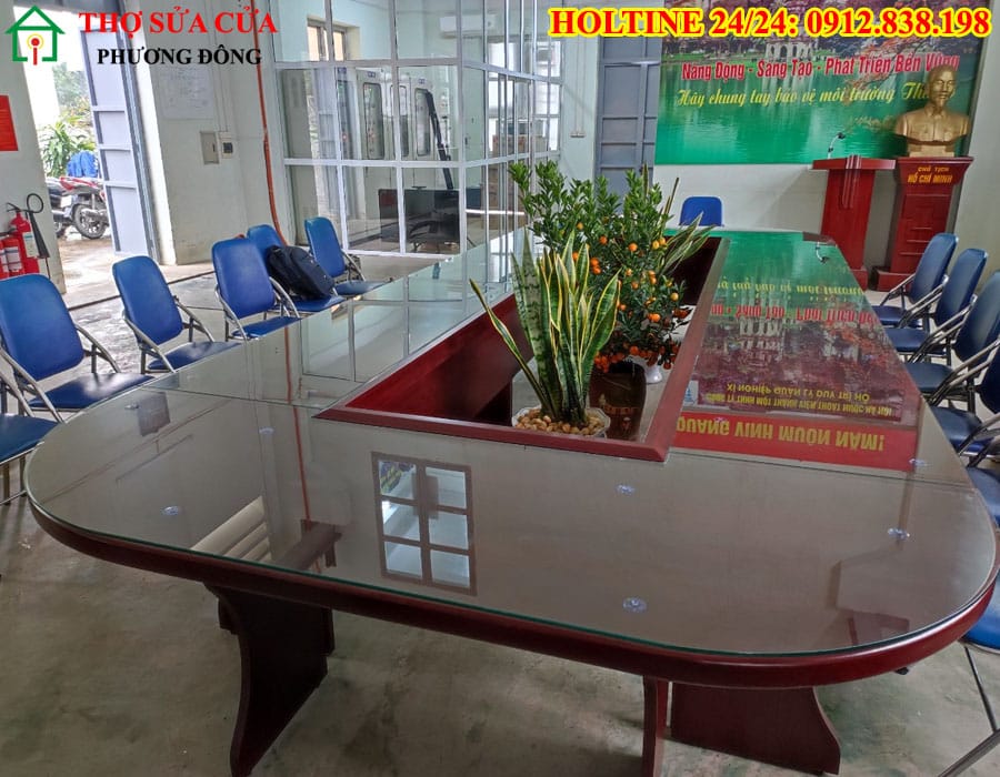 Cắt kính mặt bàn tại Hà Nội