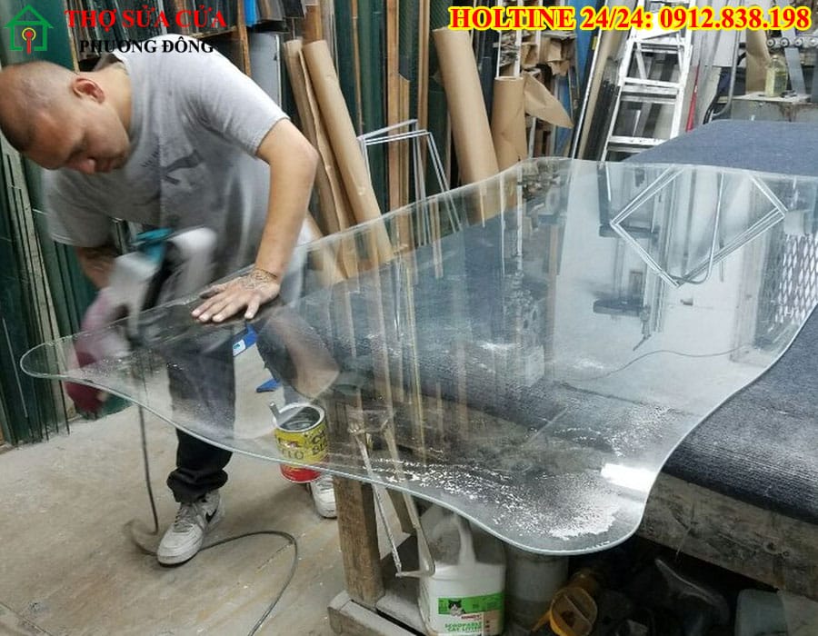 Cắt kính mặt bàn tại phường Bồ Đề