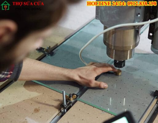 Cắt kính mặt bàn tại phường Phú Nhuận