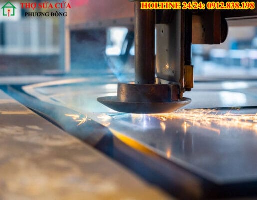 Cắt kính mặt bàn tại phường Phú Thạnh