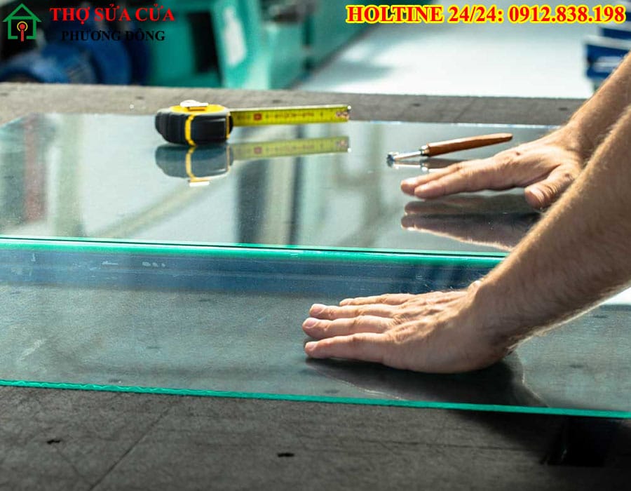 Cắt kính mặt bàn tại phường Phúc Lợi