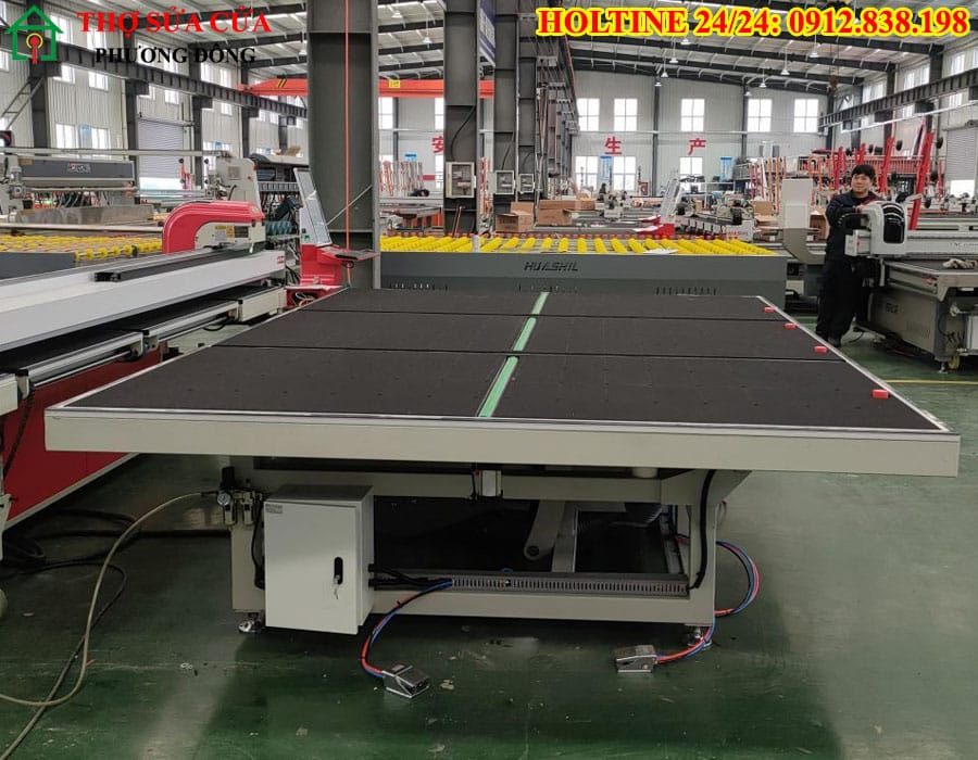 Cắt kính mặt bàn tại phường Việt Hưng