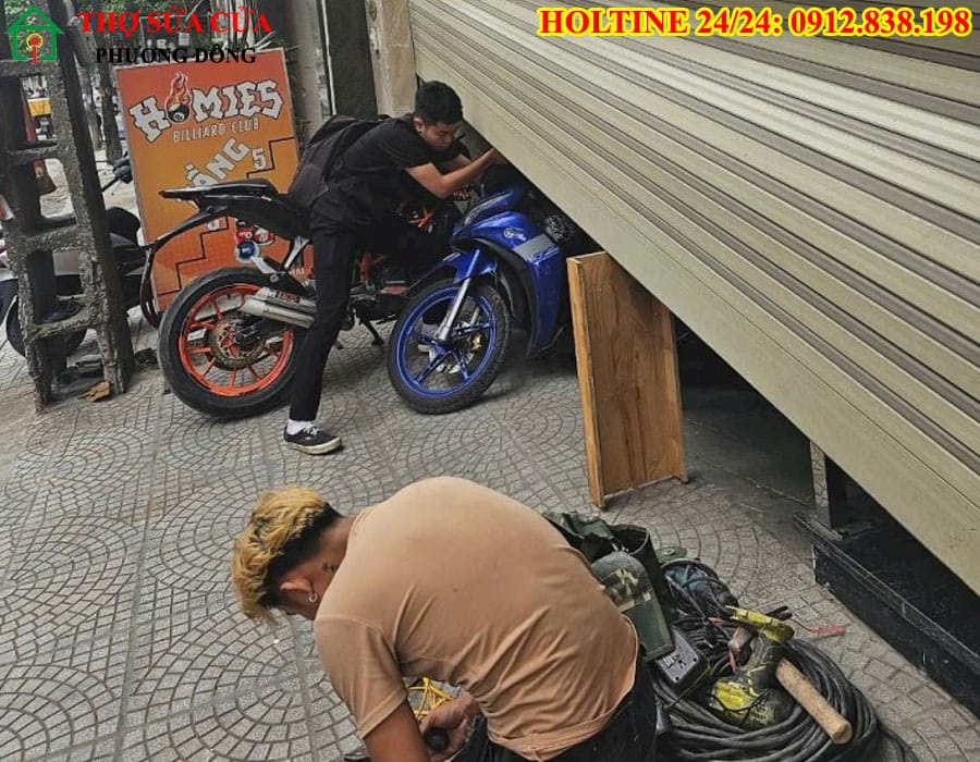 Cửa cuốn không lên không xuống