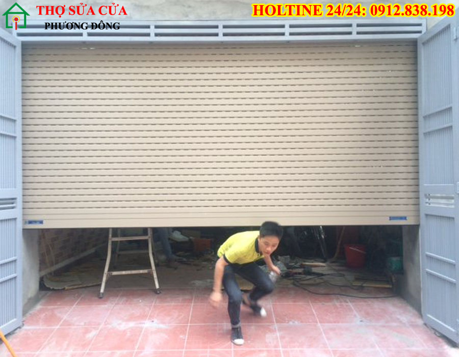 Cửa cuốn lại tự dừng hoặc tự đảo chiều