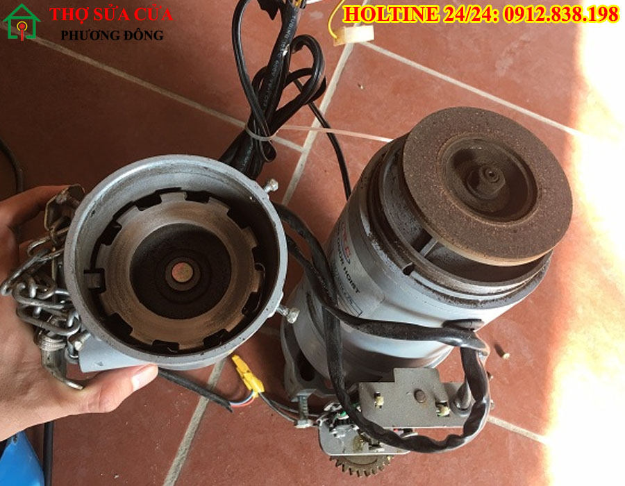 Cuộn hút cửa cuốn