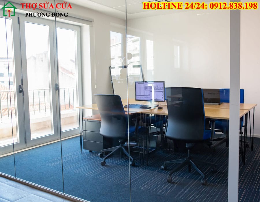 Sửa cửa kính tại phường Long Bình