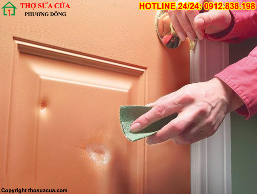 Cách vá lỗ thủng trên cửa gỗ công nghiệp