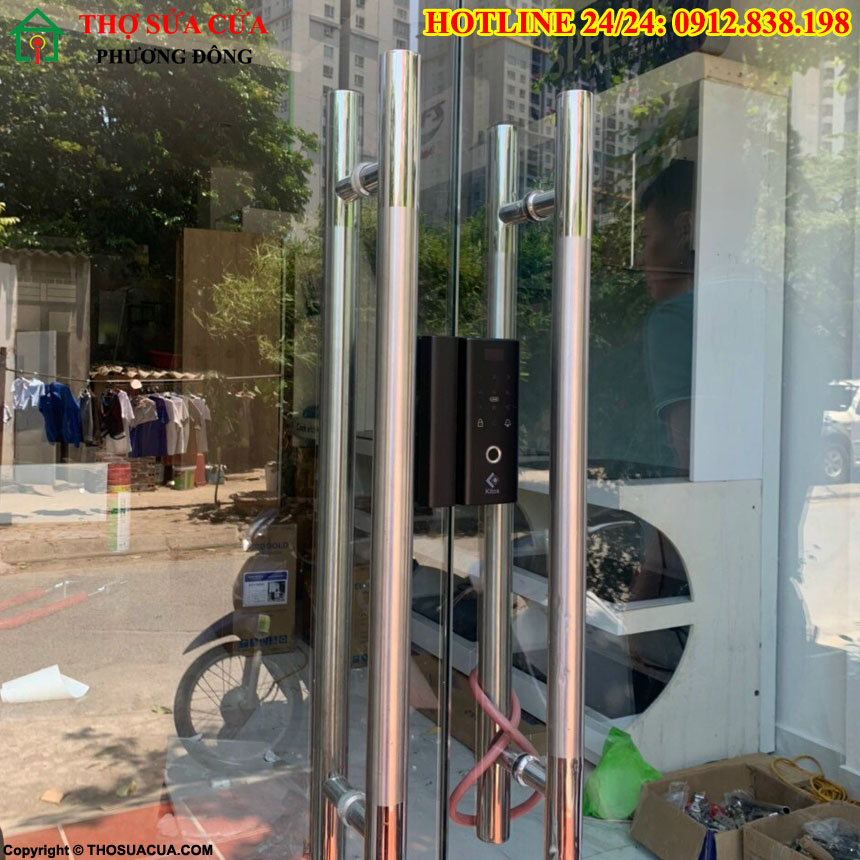 sửa khóa cửa kính cường lực