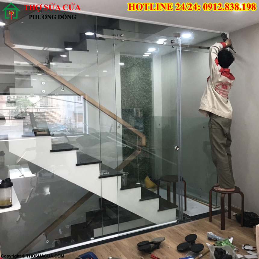 thi công lắp đặt cửa kính cường lực trọn gói