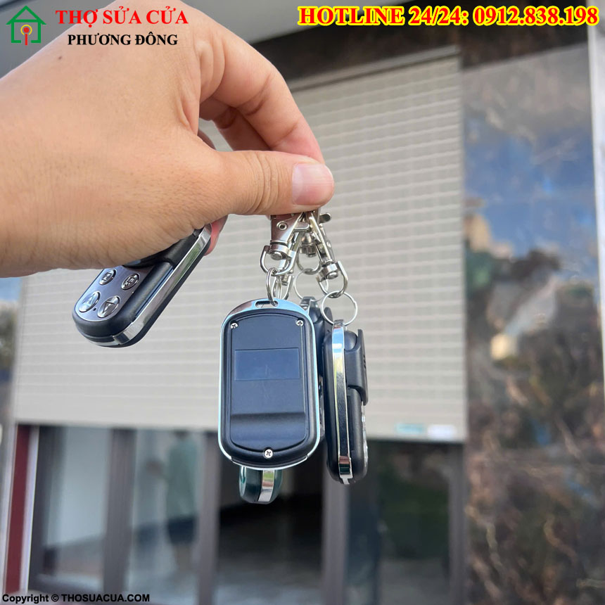 Cửa cuốn không điều khiển được
