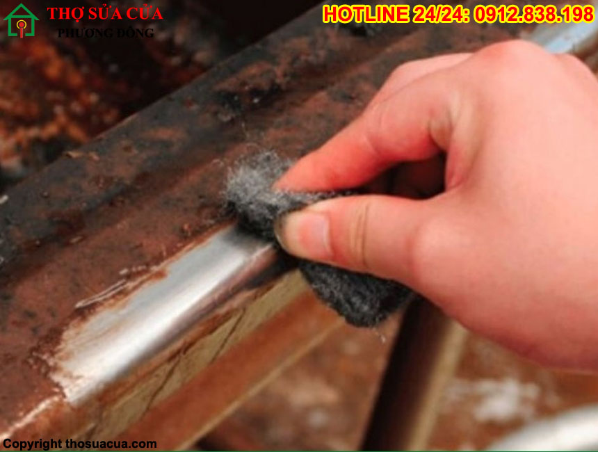 Mẹo Tẩy Rỉ Sét cửa sắt Đỉnh Cao