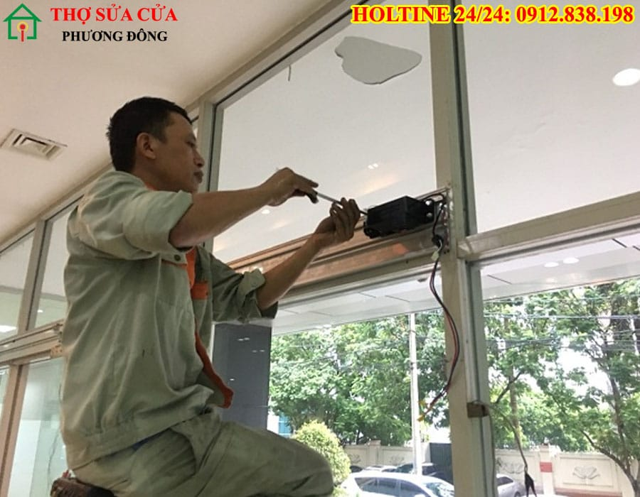 Sửa cửa kính tự động Hòa Bình