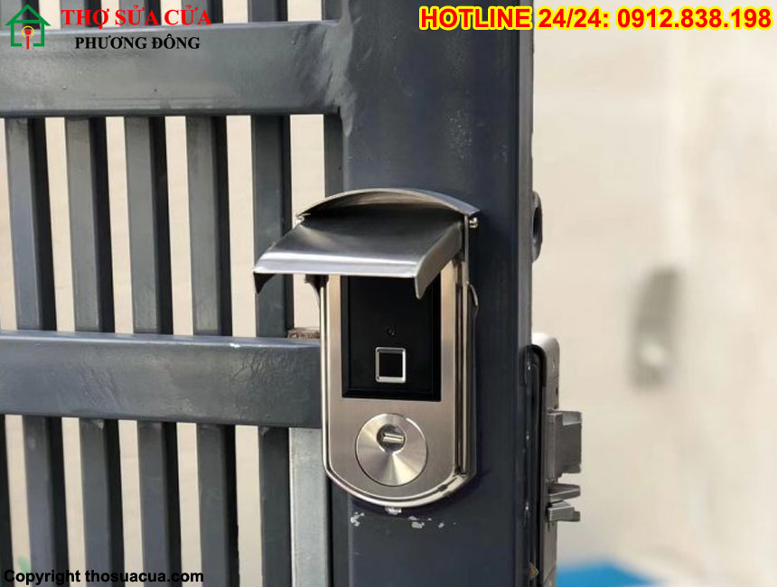 Gia cố khung thép cửa cổng trọ cũ