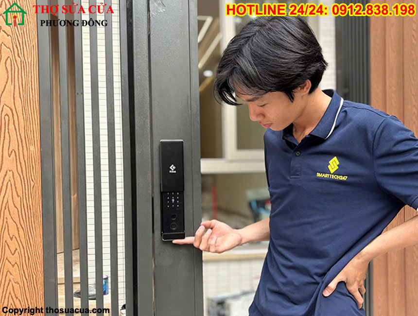Lắp khóa điện tử cho cổng sắt