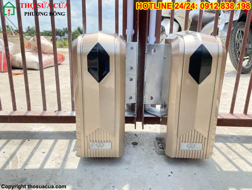 Motor cổng tự động