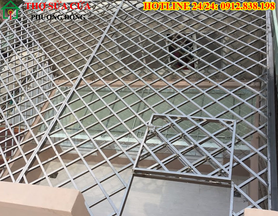 Gia cố chuồng cọp ban công rỉ sét tại tôn đức thắng