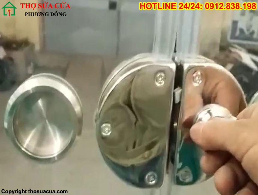 Các mẫu ổ khóa cho cửa lùa nhôm kính