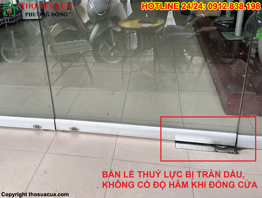 Cửa kính cường lực bị xệ cạ nền